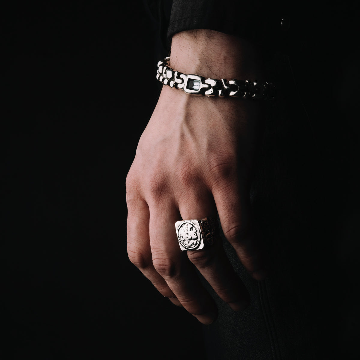 70_Alexander_the_Great_Ring_Mo