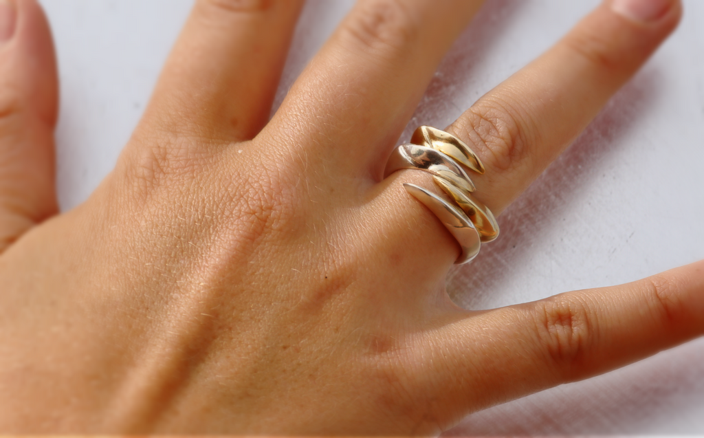 Size 9 10K Yellow Gold Dragon Claw Ring