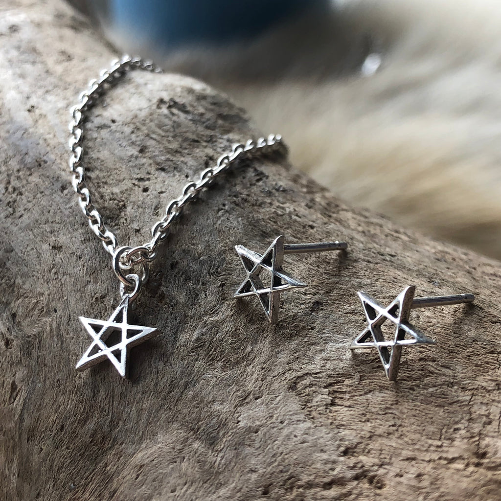 Little Thorn Star Charm Necklace