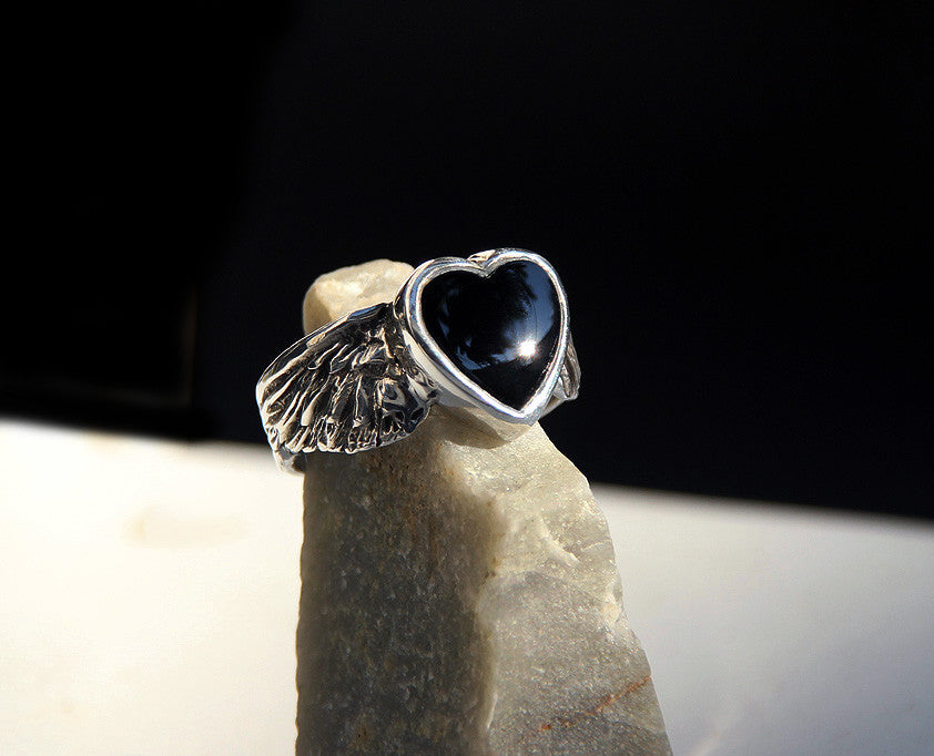 Heart x Black Onyx シルバー 925ハート型 黒石 リング Black Onyx Flying Heart Ring | Alex Streeter